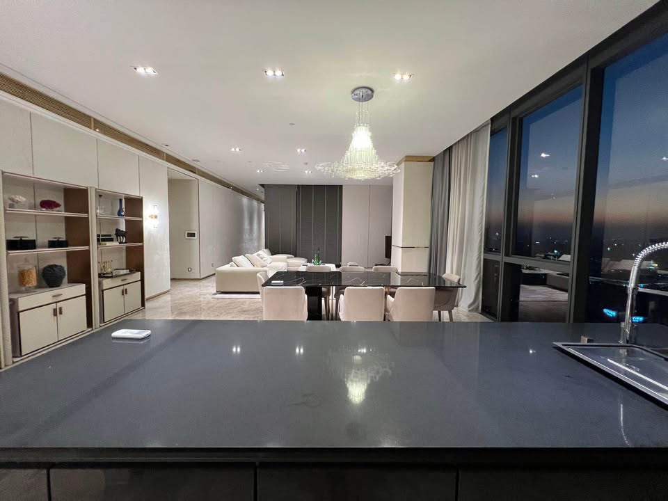 Luxury 3-bed 4-bath 297 sqm condo at MARQUE Sukhumvit with private pool, maid's room, and 4 parking spaces for rent at 700,000 THB monthly near Phrom Phong BTS.