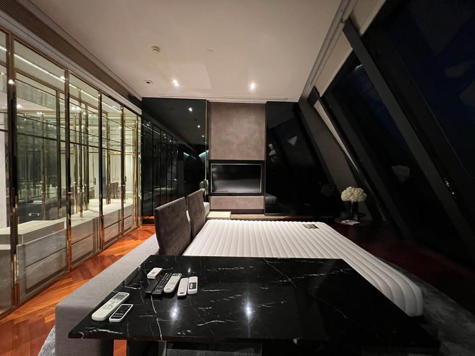 Luxury 3-bed 4-bath 297 sqm condo at MARQUE Sukhumvit with private pool, maid's room, and 4 parking spaces for rent at 700,000 THB monthly near Phrom Phong BTS.