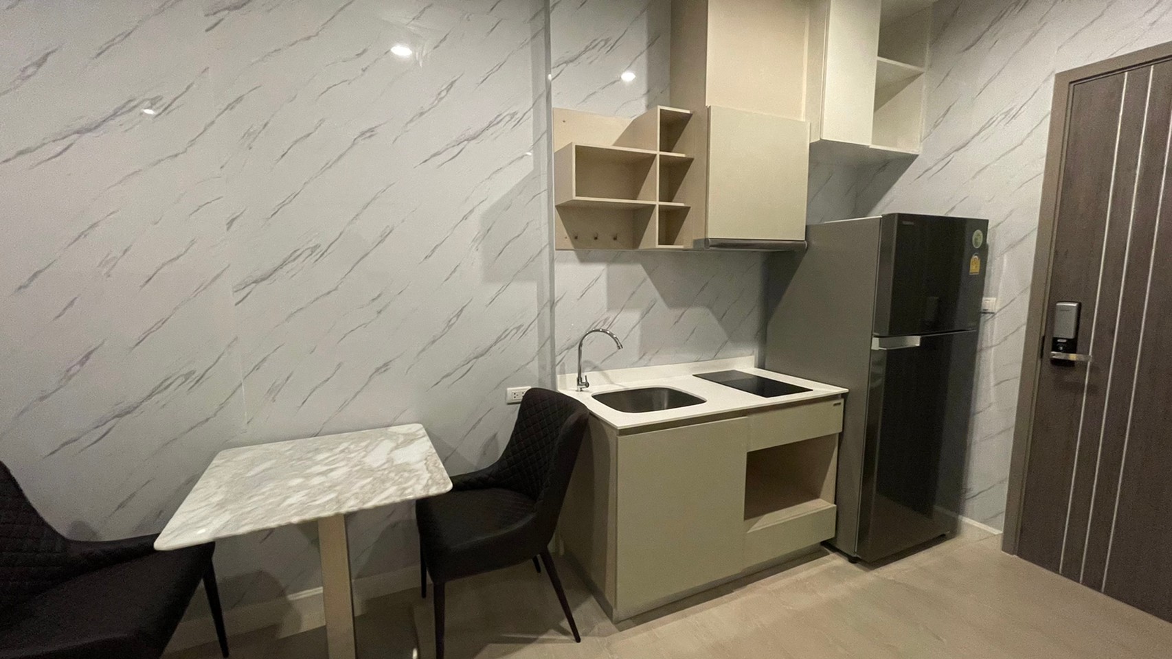 Modern 1-bed 1-bath 31 sqm condo at The Niche Pride Thonglor-Phetchaburi for rent at 17,000 THB monthly, fully furnished, near Thonglor & Phetchaburi Road.