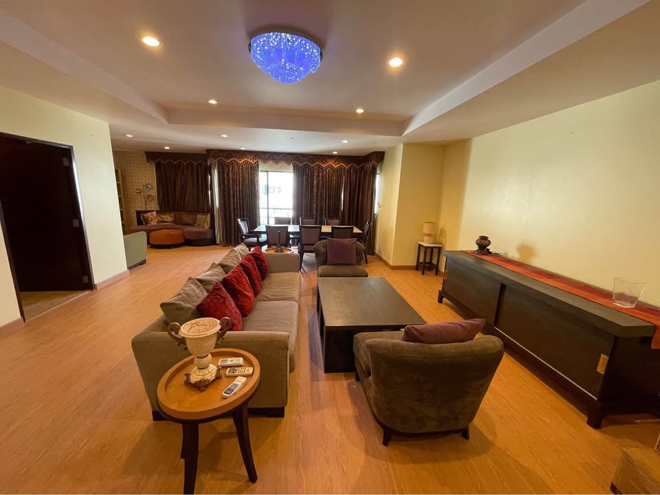 Spacious 3-bedroom condo at Sathorn Gardens. 230 sqm, high floor, near BTS Chong Nonsi. Rent 85,000 THB/month. Fully furnished with luxury facilities.