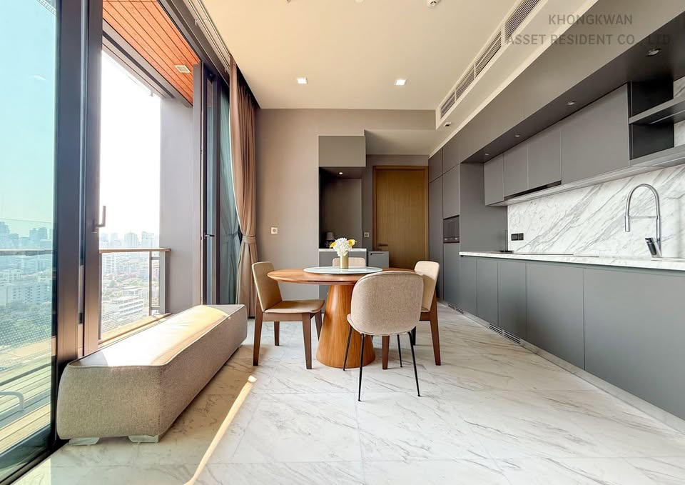 2-Bedrooms 3-Bathrooms 125 sqm condo at The Monument Thong Lo for Rent 150,000 THB/Month or For Sale 39.5M THB. Pet-friendly, city views, private lift.