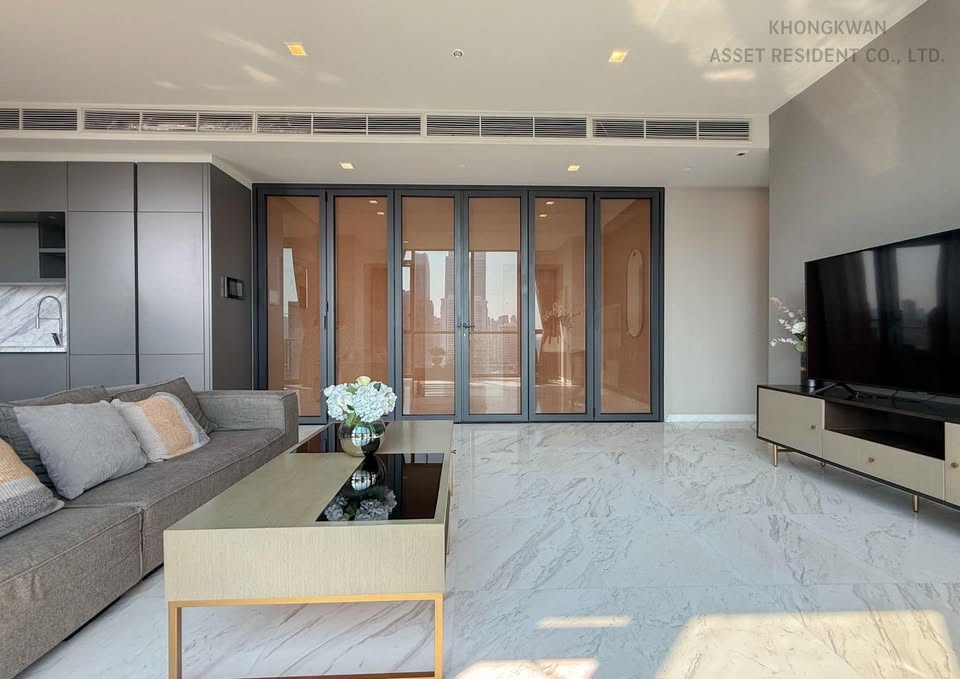 2-Bedrooms 3-Bathrooms 125 sqm condo at The Monument Thong Lo for Rent 150,000 THB/Month or For Sale 39.5M THB. Pet-friendly, city views, private lift.