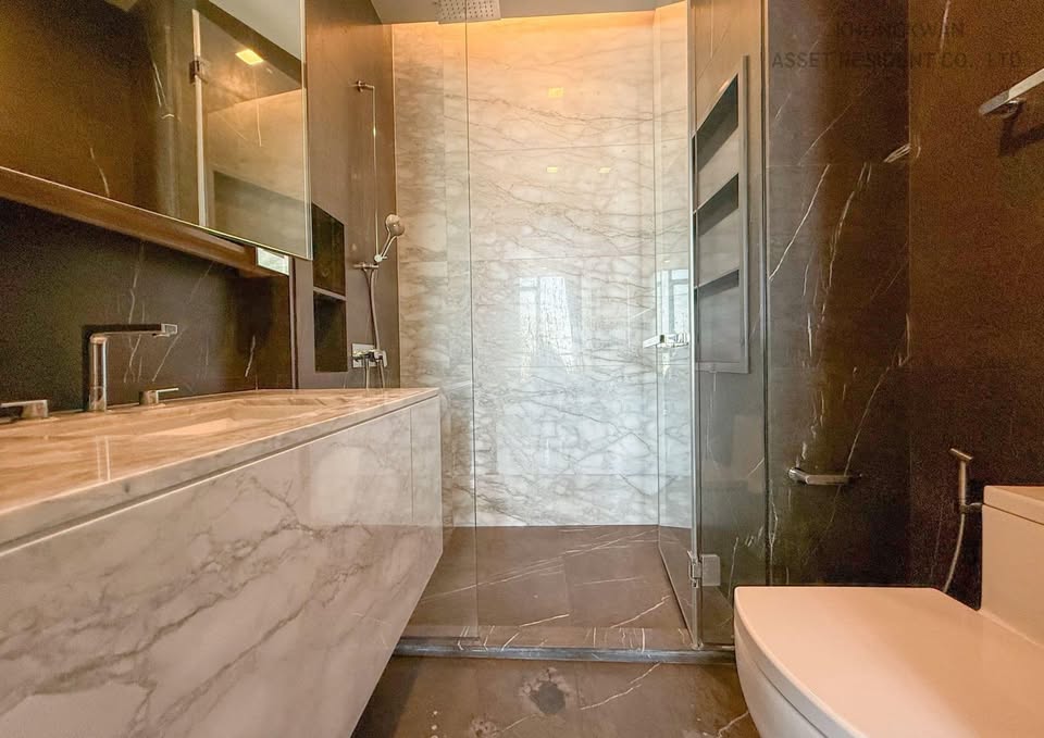 2-Bedrooms 3-Bathrooms 125 sqm condo at The Monument Thong Lo for Rent 150,000 THB/Month or For Sale 39.5M THB. Pet-friendly, city views, private lift.