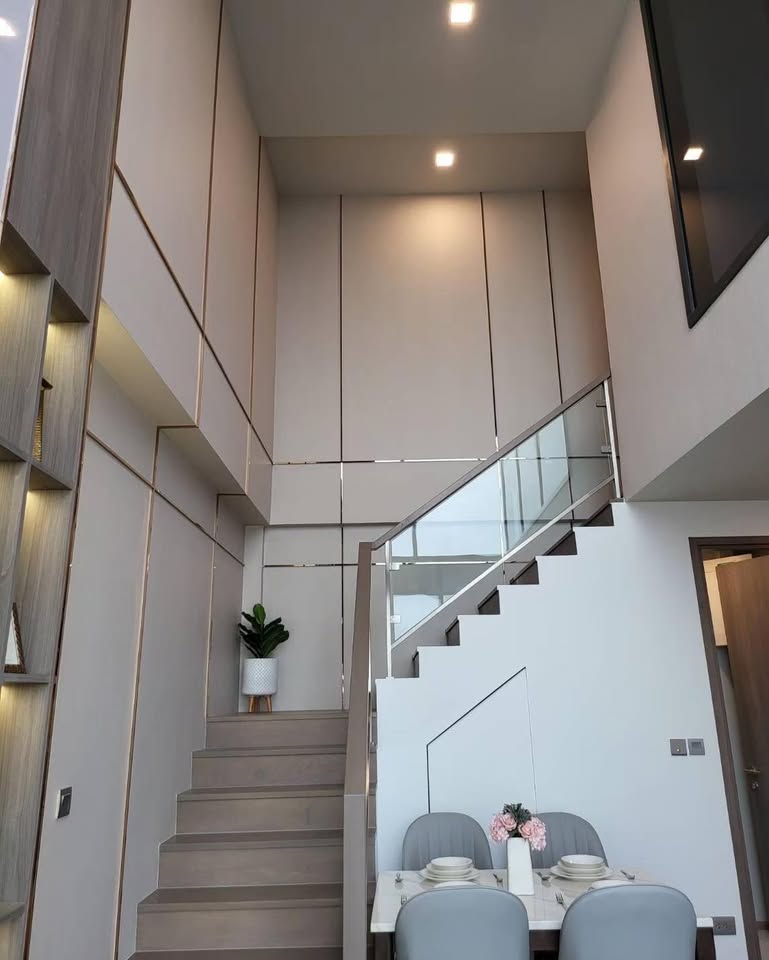 2-Bedroom, 2-Bathroom Duplex Condo for Rent at Celes Asoke, 91 sqm, ฿95,000/month, Fully Furnished, Near Sukhumvit MRT, Luxury Living in Sukhumvit 21, Available February 2025.