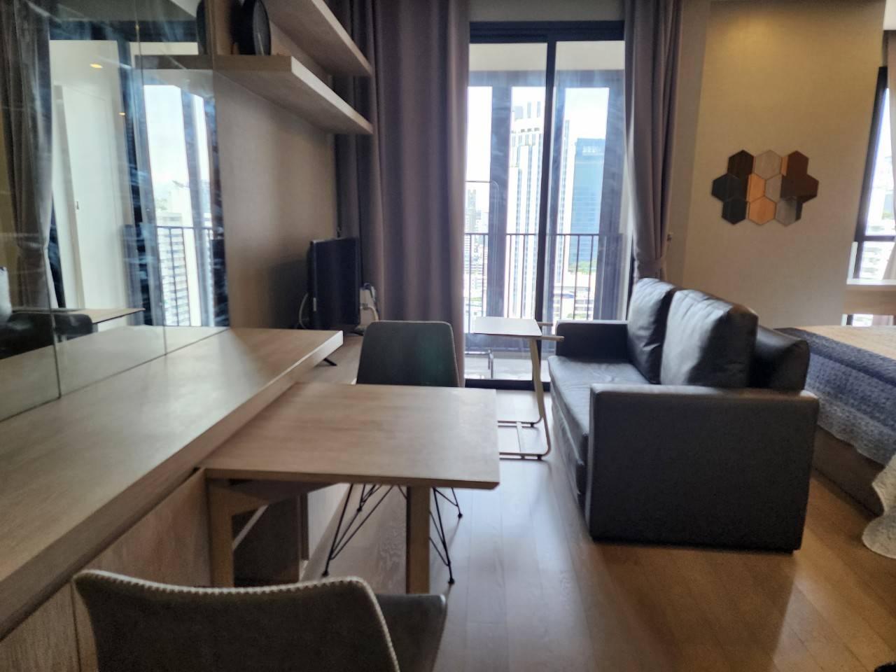 1-Bedroom, 1-Bathroom Condo for Rent at Ashton Asoke, 32 sqm, ฿30,000/month, Fully Furnished, Near Asoke BTS/MRT, Luxury Living in Sukhumvit, Available Now.