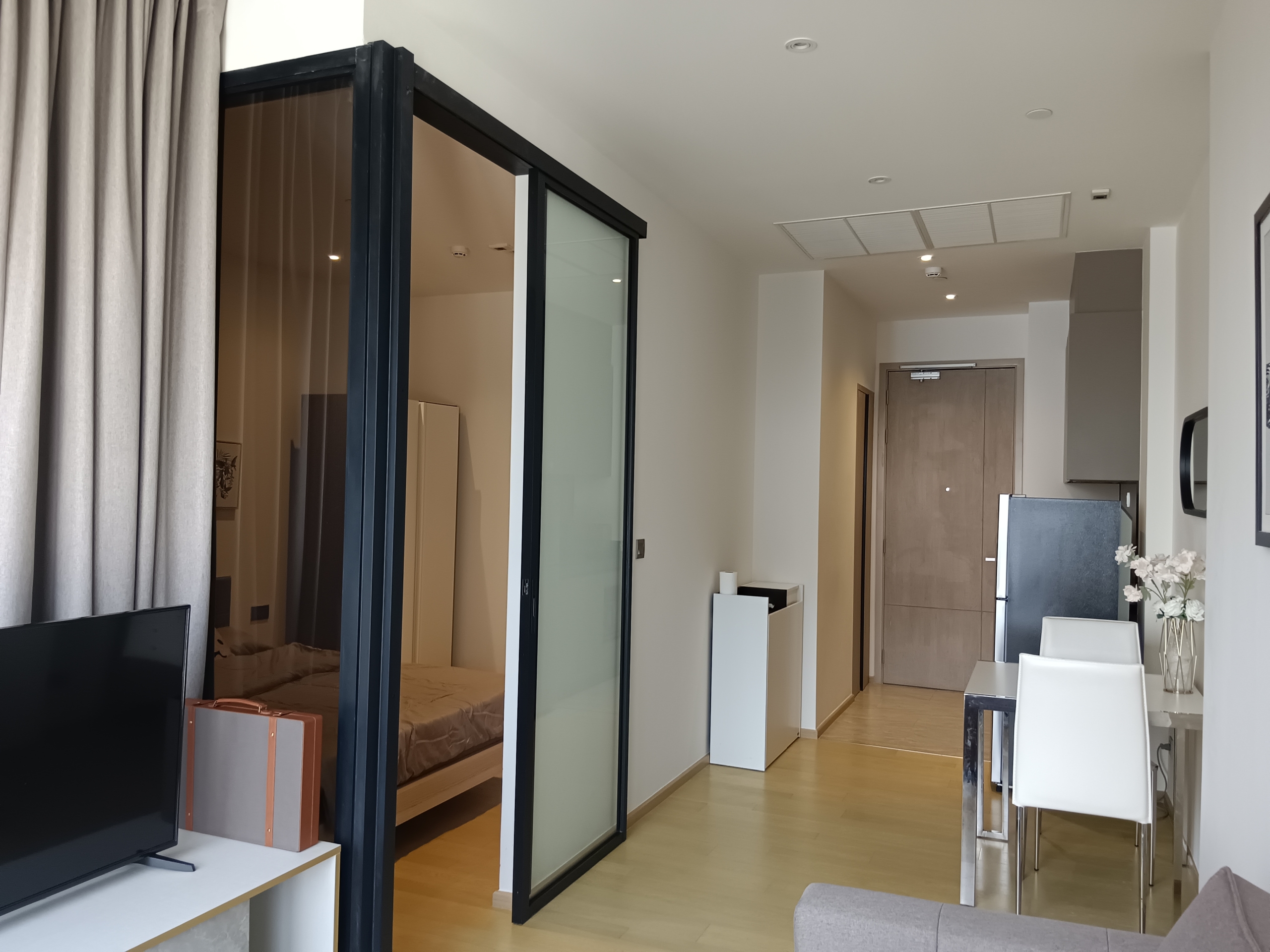 1-Bedroom, 1-Bathroom Condo for Rent at Ashton Asoke Rama 9, 38 sqm, ฿32,000/month, Fully Furnished, Near Asoke & Rama 9 MRT, Modern Living in Bangkok.