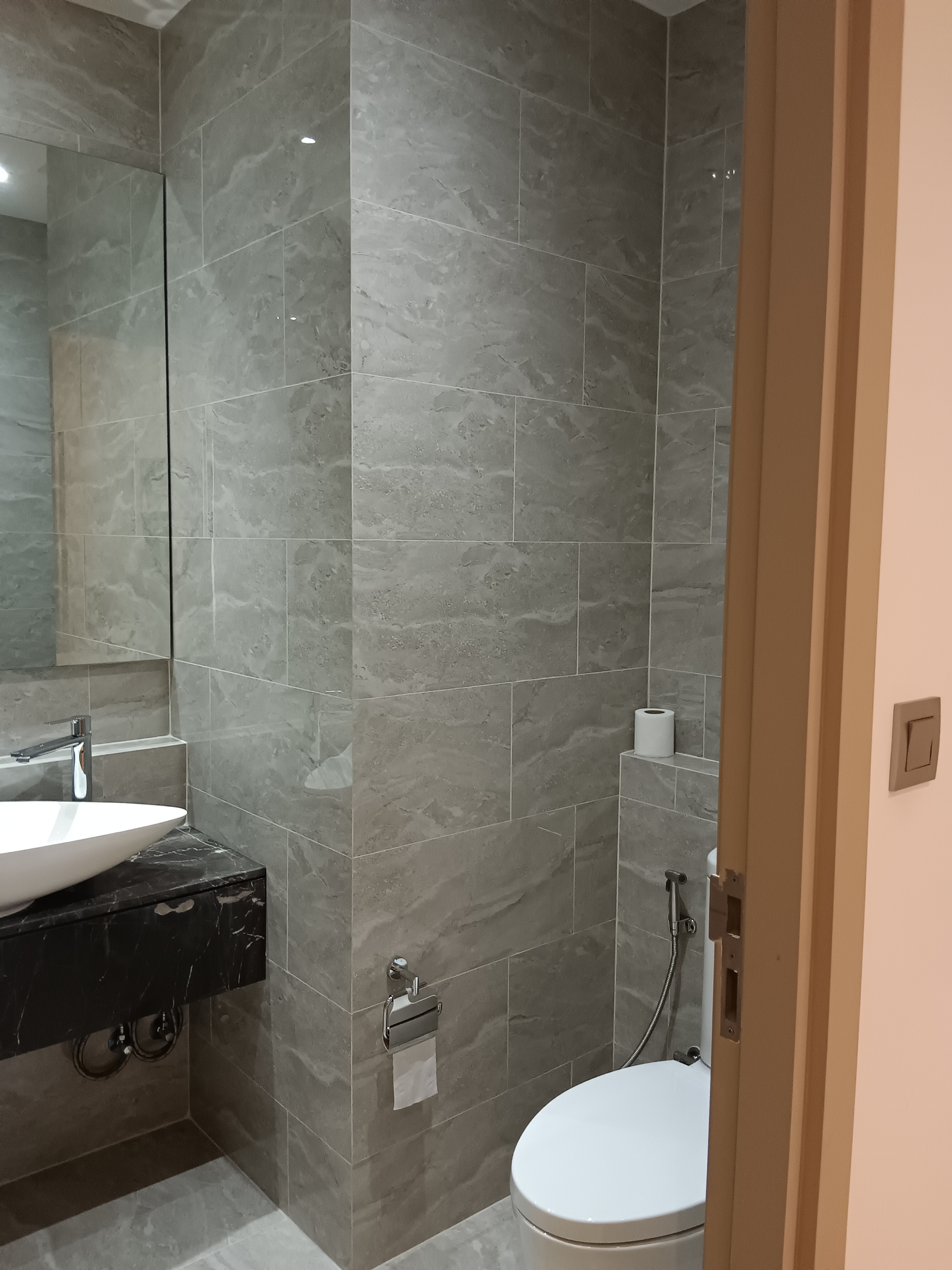 1-Bedroom, 1-Bathroom Condo for Rent at Ashton Asoke Rama 9, 38 sqm, ฿32,000/month, Fully Furnished, Near Asoke & Rama 9 MRT, Modern Living in Bangkok.