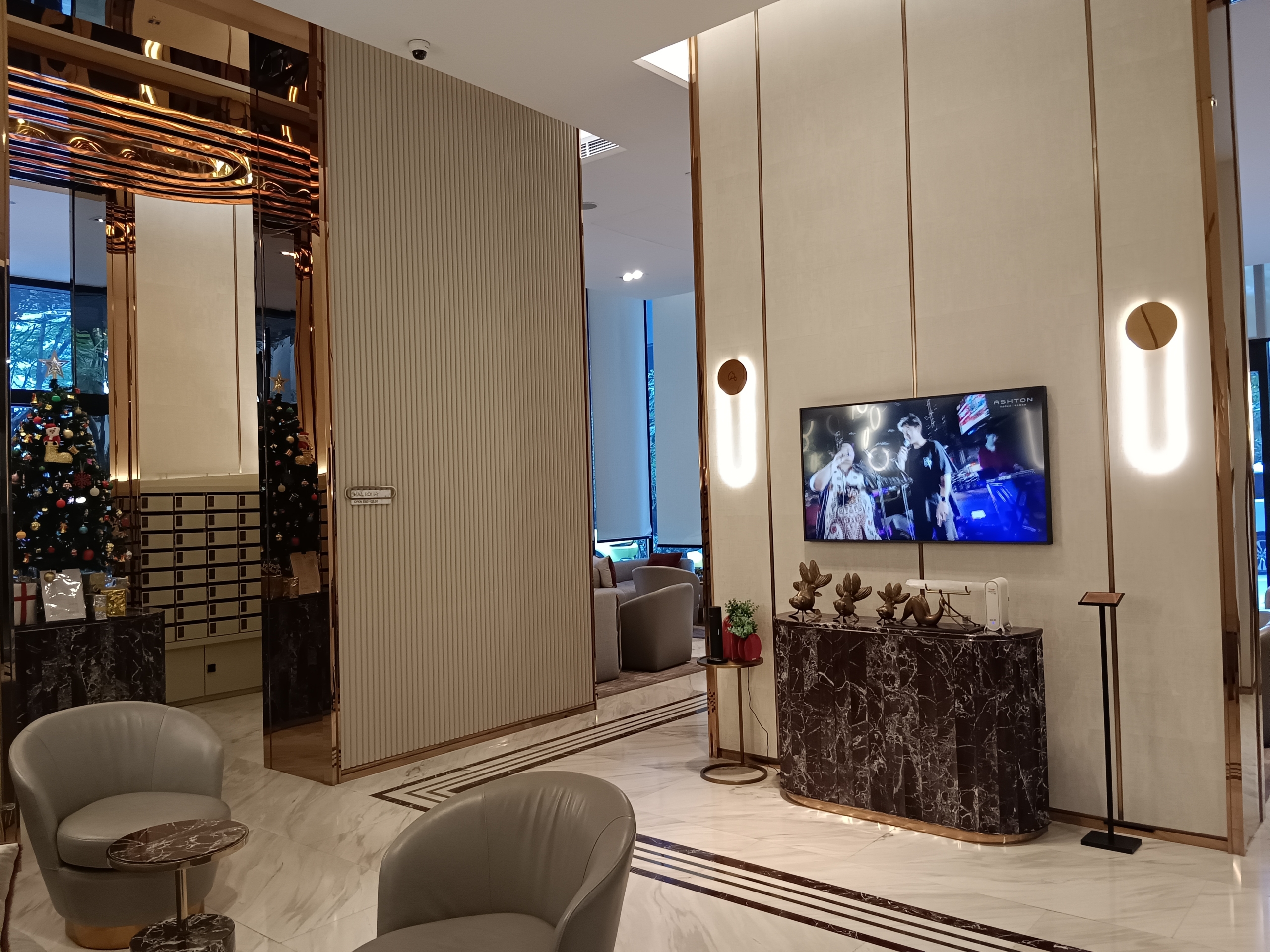 1-Bedroom, 1-Bathroom Condo for Rent at Ashton Asoke Rama 9, 38 sqm, ฿32,000/month, Fully Furnished, Near Asoke & Rama 9 MRT, Modern Living in Bangkok.