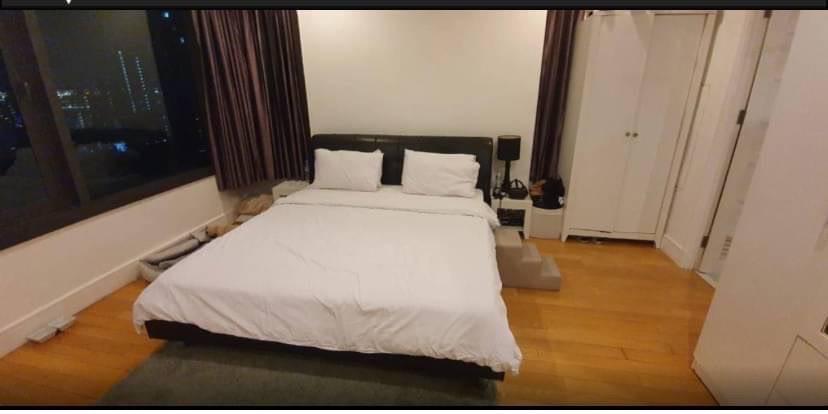 Luxury 1-bed 53 SQM condo at Aguston Sukhumvit 22. Rent 32K/month or buy for 7.5M THB. High floor, premium facilities. Contact now for a viewing!