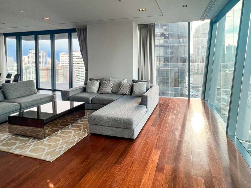 Spacious living area of luxury 3-bedroom condo at Marque Sukhumvit 39 with panoramic city view and high-end interior design