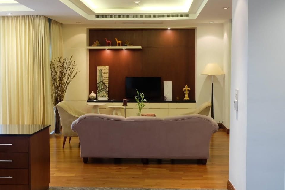 3-Bedrooms 4-Bathrooms 220 sqm Condo with Maid’s Quarter at Royal Residence Park For Rent – 150,000 THB/Month