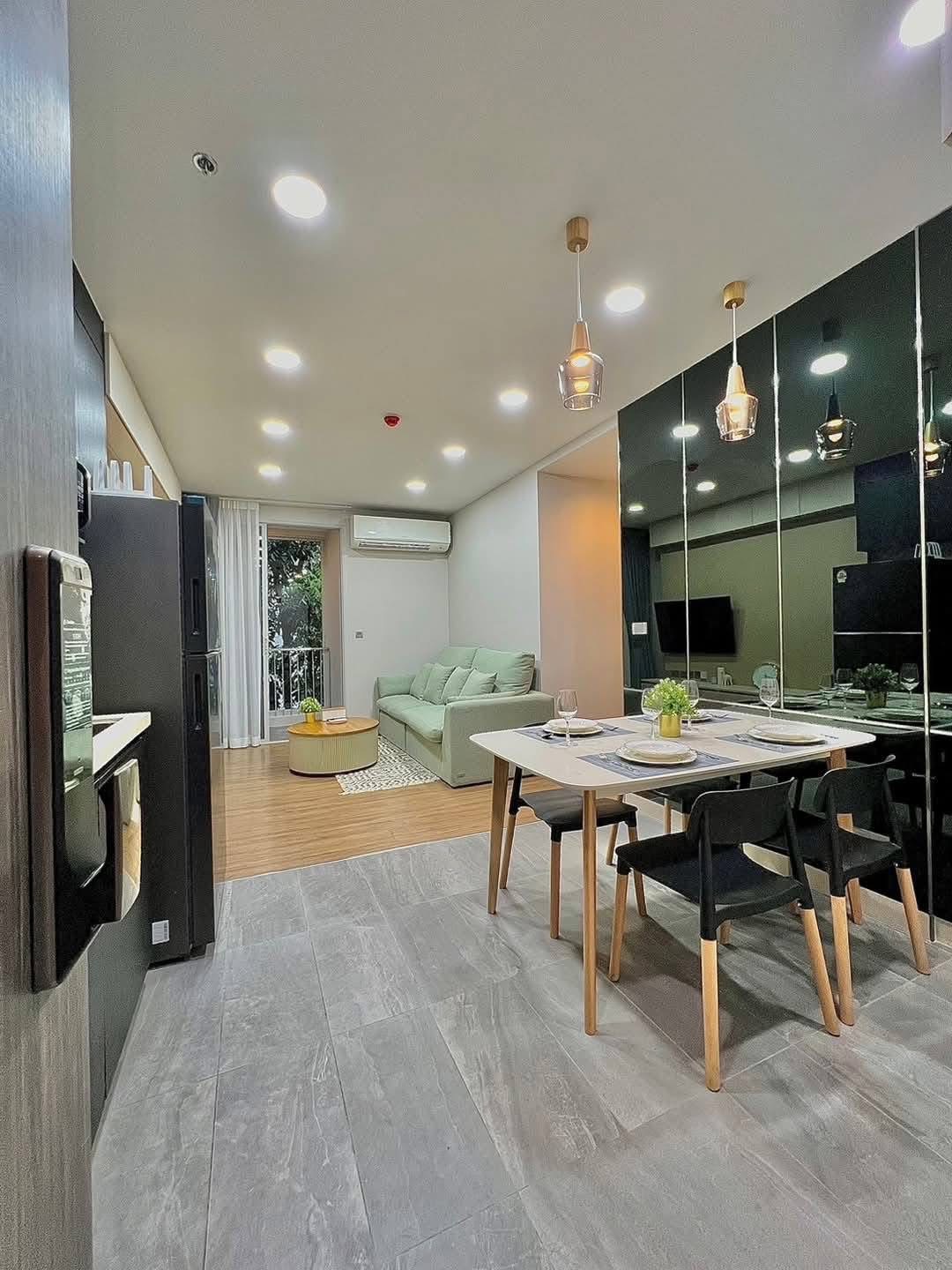 2-Bed 1-Bath 60 sqm Condo at Q Prasarnmit Near BTS Asok for Rent 45-50K THB