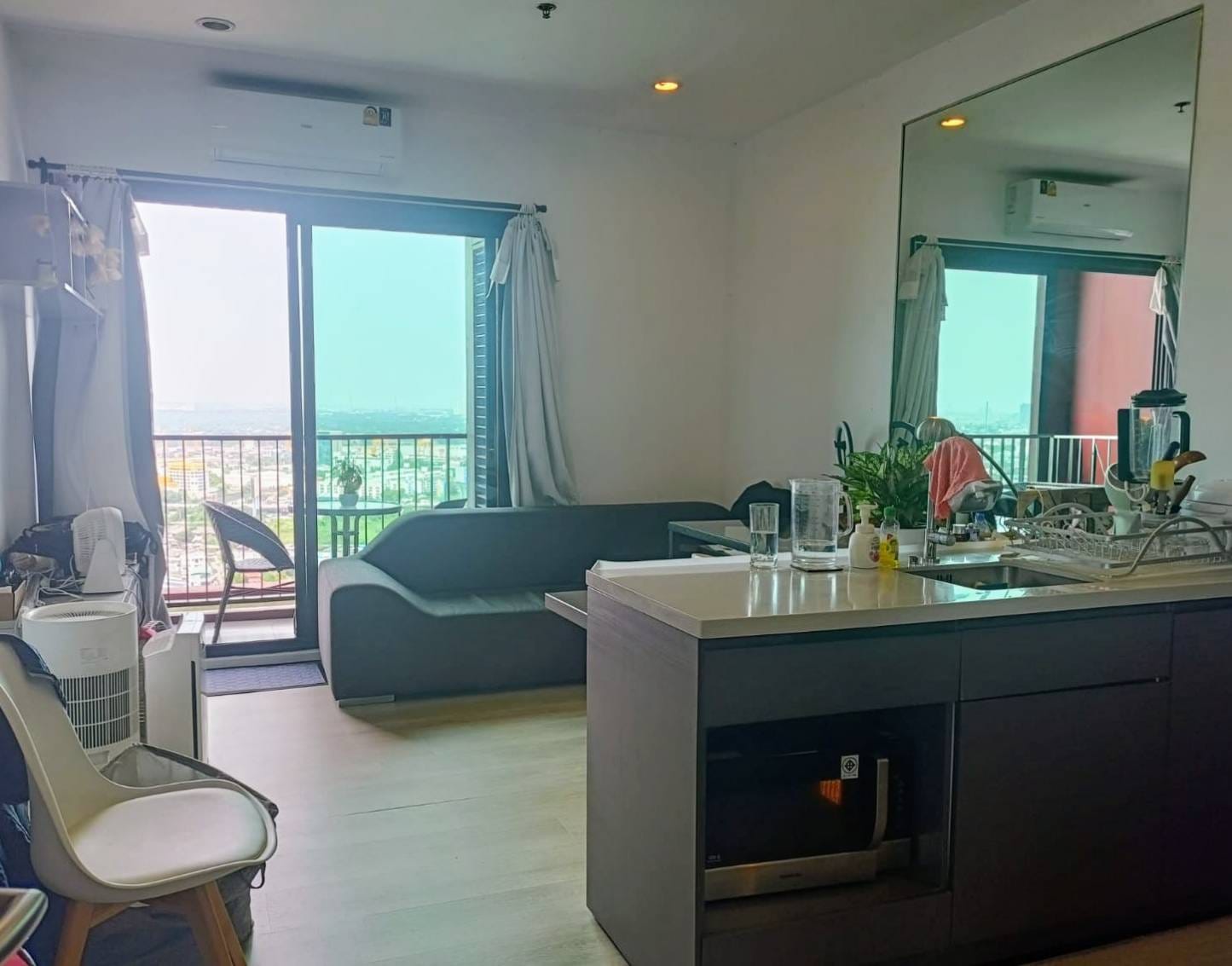 1-Bed 1-Bath 42 sqm River View Condo Near BTS Phra Khanong for Rent 24,500 THB
