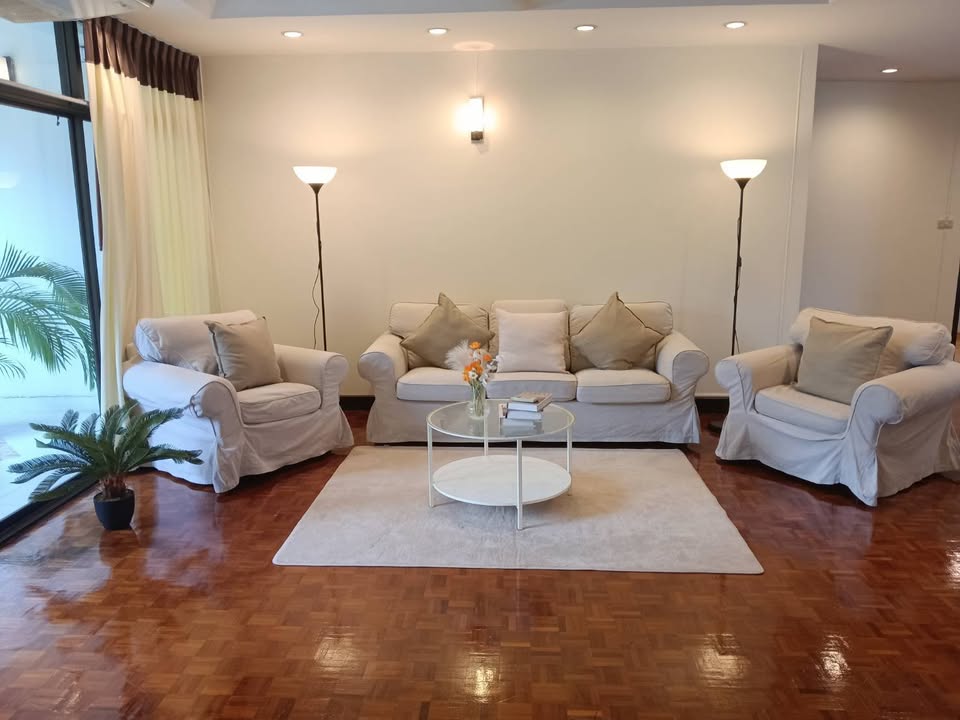3-Bed 2-Bath 200 sqm Swasdi Mansion Sukhumvit 31 Condo Near Phrom Phong BTS for Rent 55K THB