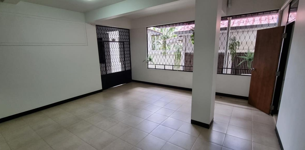 2 bedrooms 2 bathrooms at white mansion for rent
