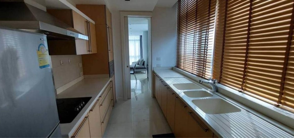 2 Bedrooms 3 Bathrooms Size 132sqm. Athenee Residence for Rent