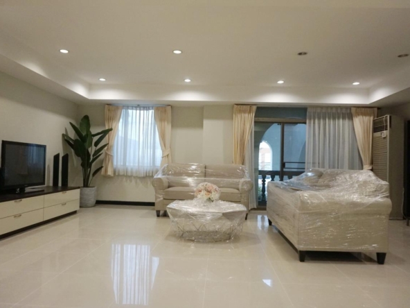 3 bedrooms 3 bathrooms Royal Castle for rent