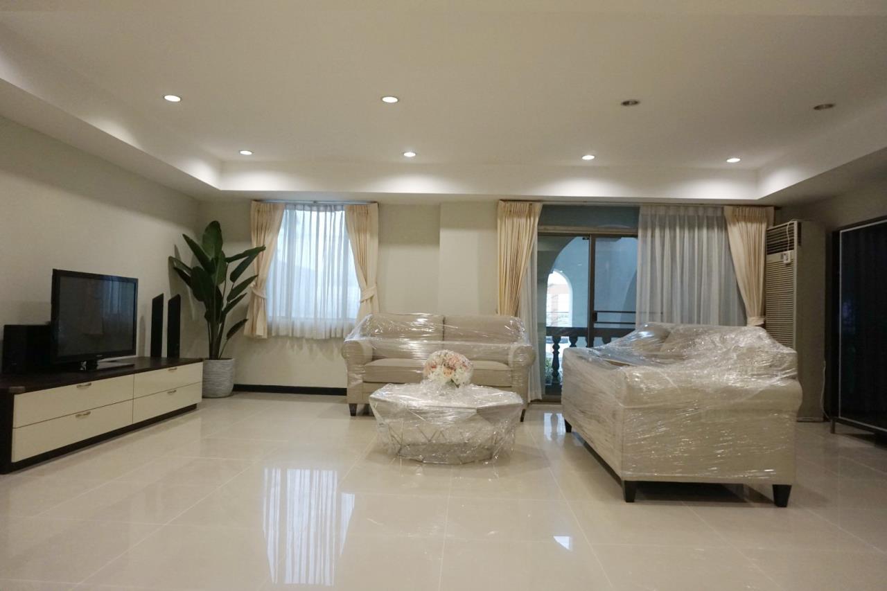 3 bedrooms 3 bathrooms Royal Castle for rent