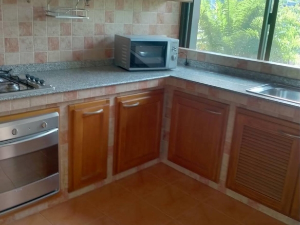3 bedrooms 3 bathrooms panpanit apartment for rent