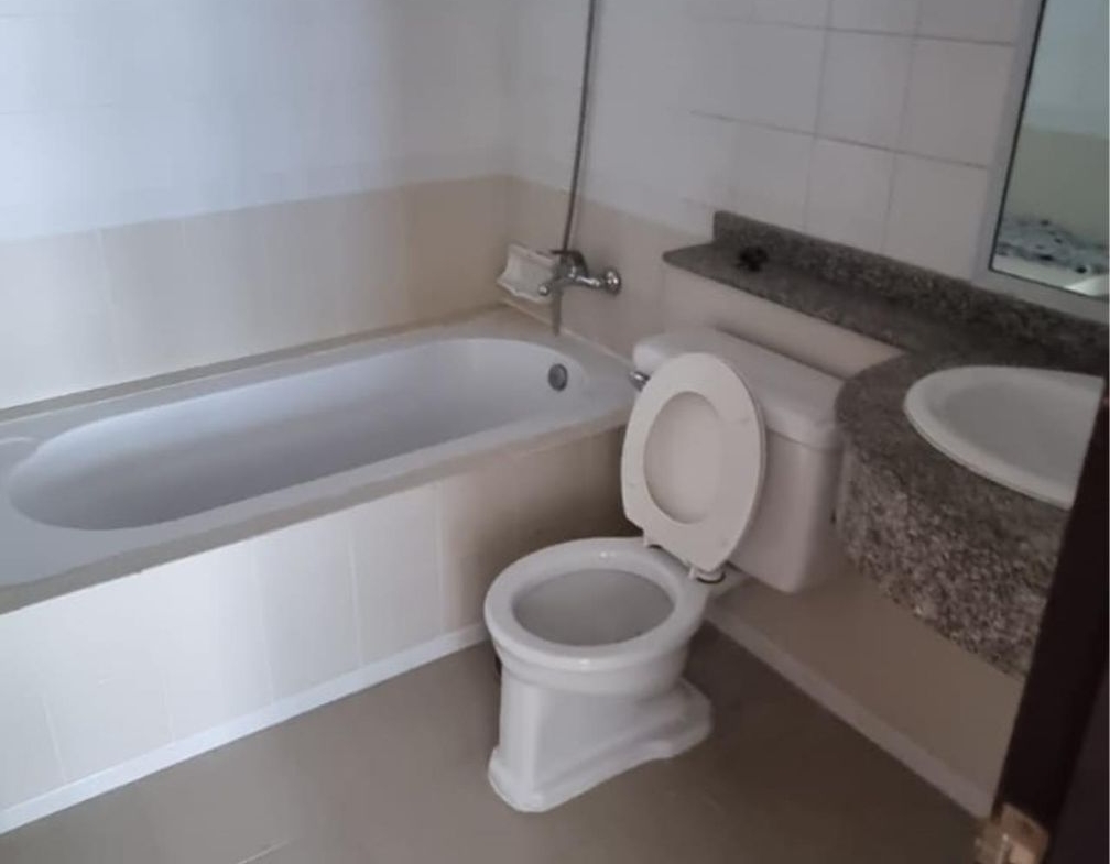 2 Bedrooms 2 Bathrooms Size 70sqm. Navin Court for Rent