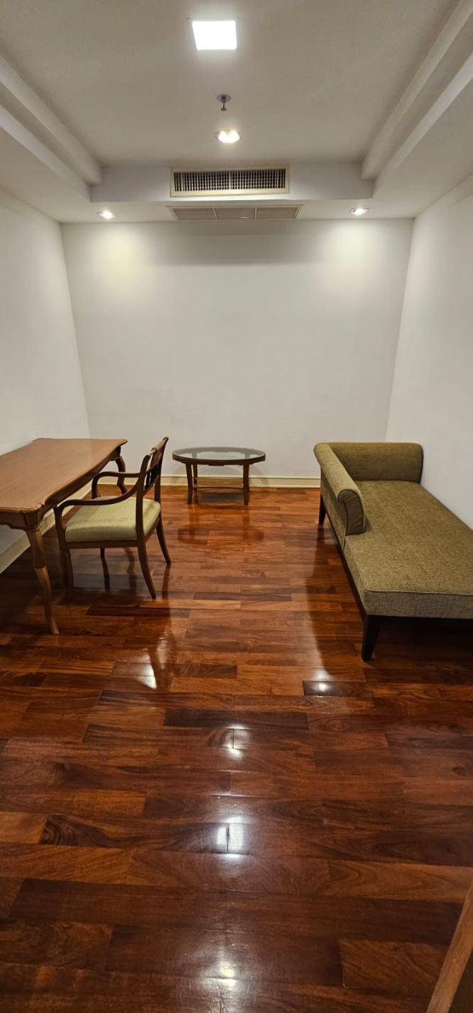 3 Bedrooms, 1 Bathroom, 295 sqm Shanti Sadan For Rent