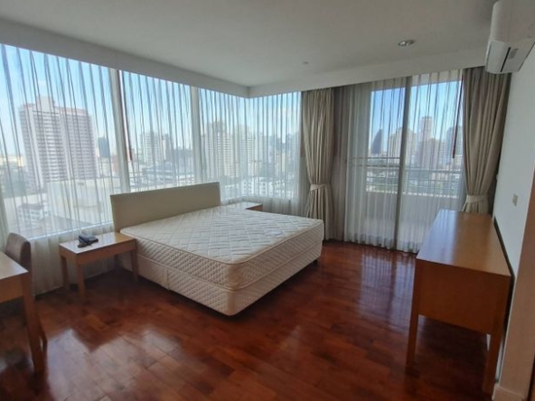 3 Bedrooms, 3 Bathrooms 197 sqm 6th Flr Baan Jamjuree For Rent
