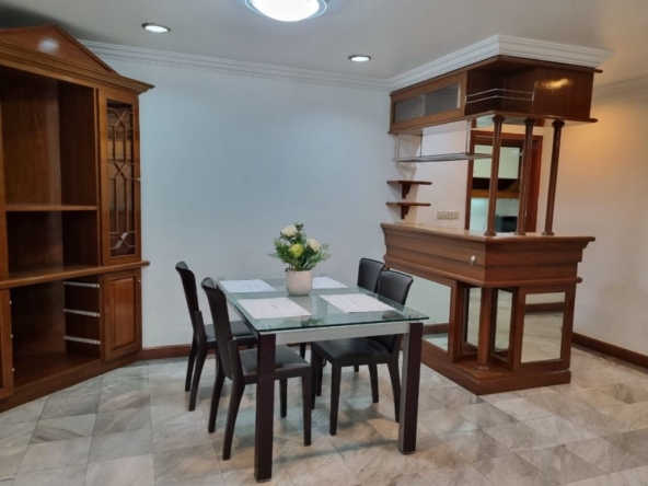 3 Bedrooms, 2 Bathrooms 150sqm Condo Acadamia Grand Tower For Rent