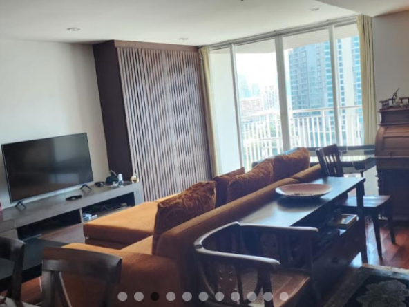 2 Bedrooms 2 Bathrooms Size 108sqm. Urbana langsuan for Rent