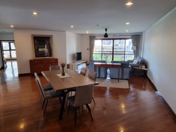 3 Bedrooms, 3 Bathrooms + Maid Quarter 235sqm Serenity Park for Rent
