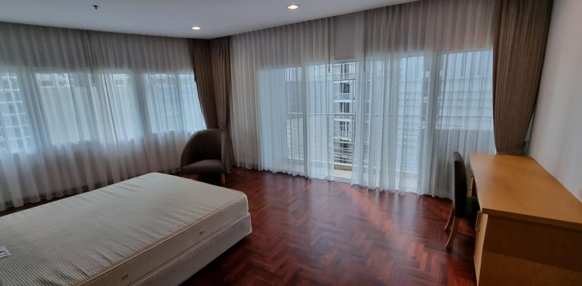 3 bedrooms 3 bathrooms at the grand sethiwan for rent