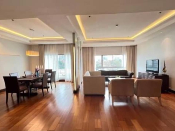 4 Bedrooms 3 Bathrooms Size 275sqm. Royal Residence Park for Rent