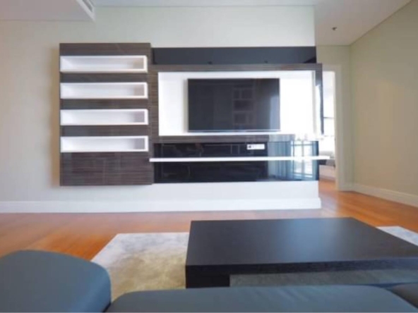 two bedrooms, two bathrooms at bright sukhumvit 24 for rent.