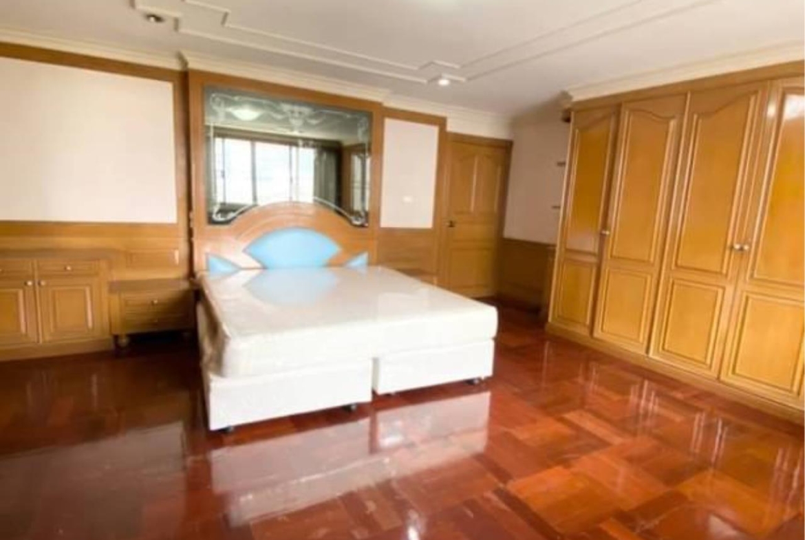 3 bedrooms 3 bathrooms at sukhumvit 31-39 for rent