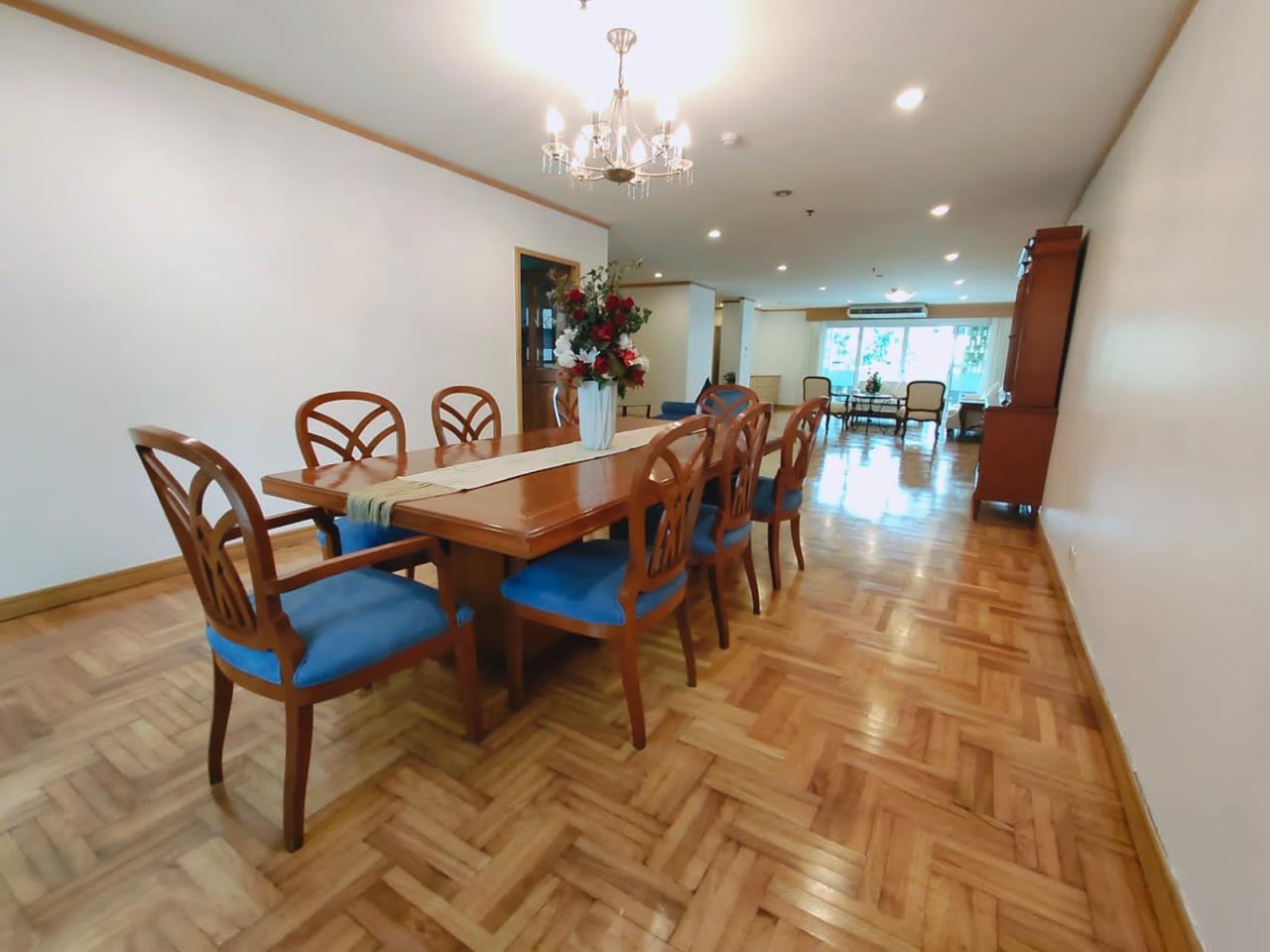 3 Bedrooms, 3 Bathrooms 315sqm size GM Residence For Rent 90,000 THB