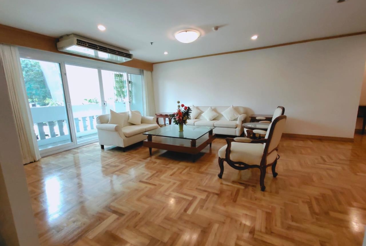 3 Bedrooms, 3 Bathrooms 315sqm size GM Residence For Rent 90,000 THB