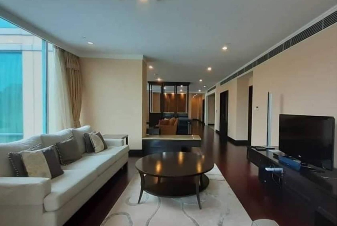 2 Bedrooms, 2 Bathrooms 105sqm size Aree Place Phahonyothin For Rent