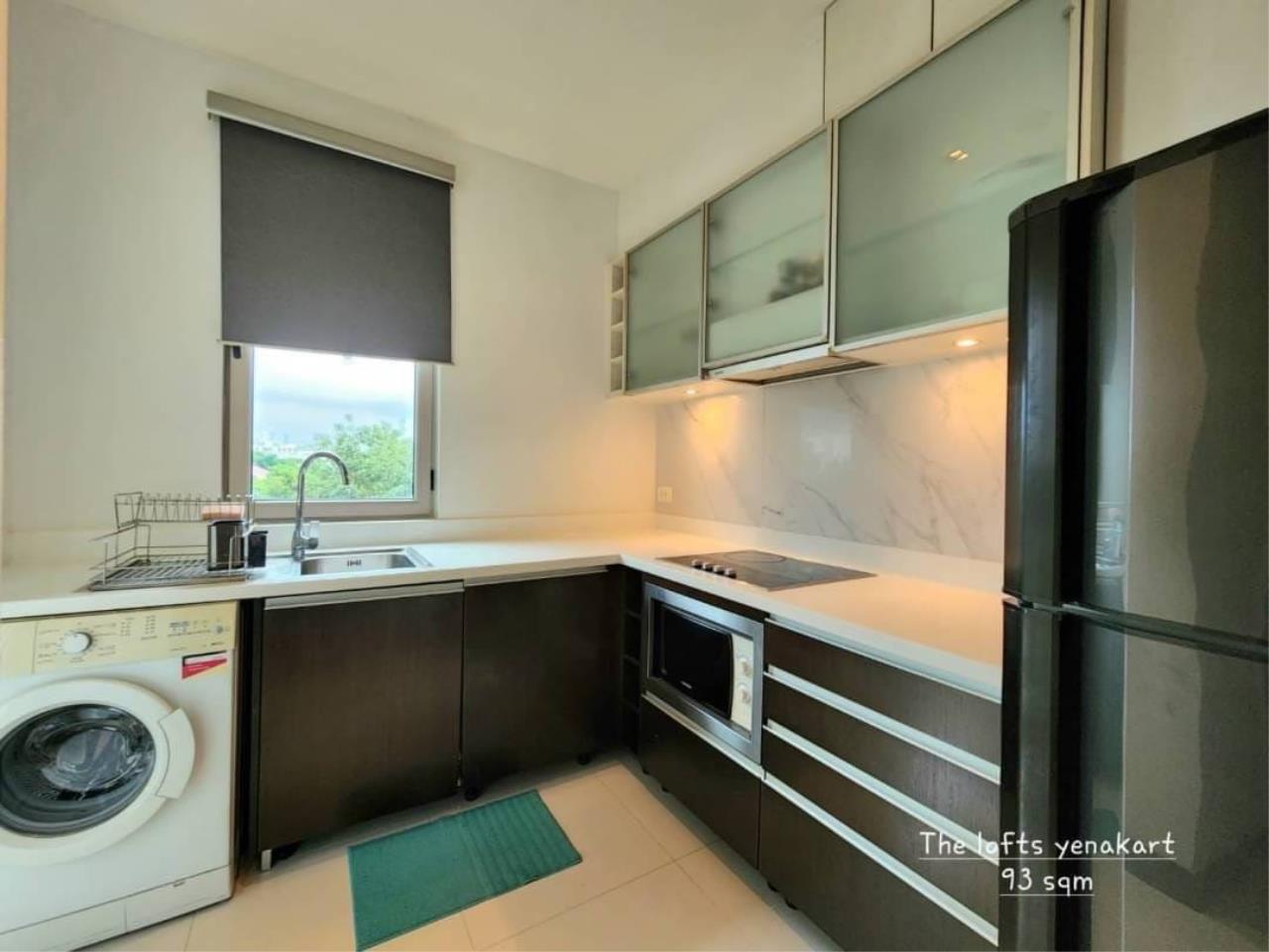2 Bedrooms 2 Bathrooms Size 93sqm. The Lofts Yen Akat for Rent
