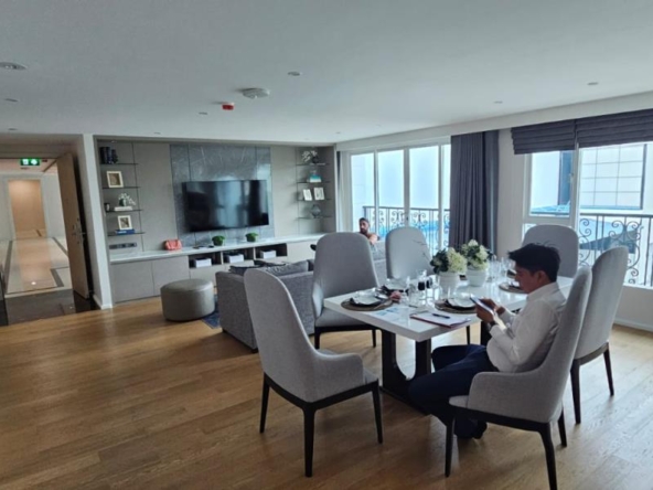 3 Bedrooms 3 Bathrooms Size 220sqm.GM Residence for Rent