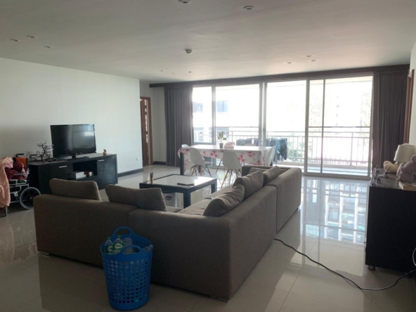 3 Bedrooms 3 Bathrooms Size 180sqm. Baan Thirapa for Rent