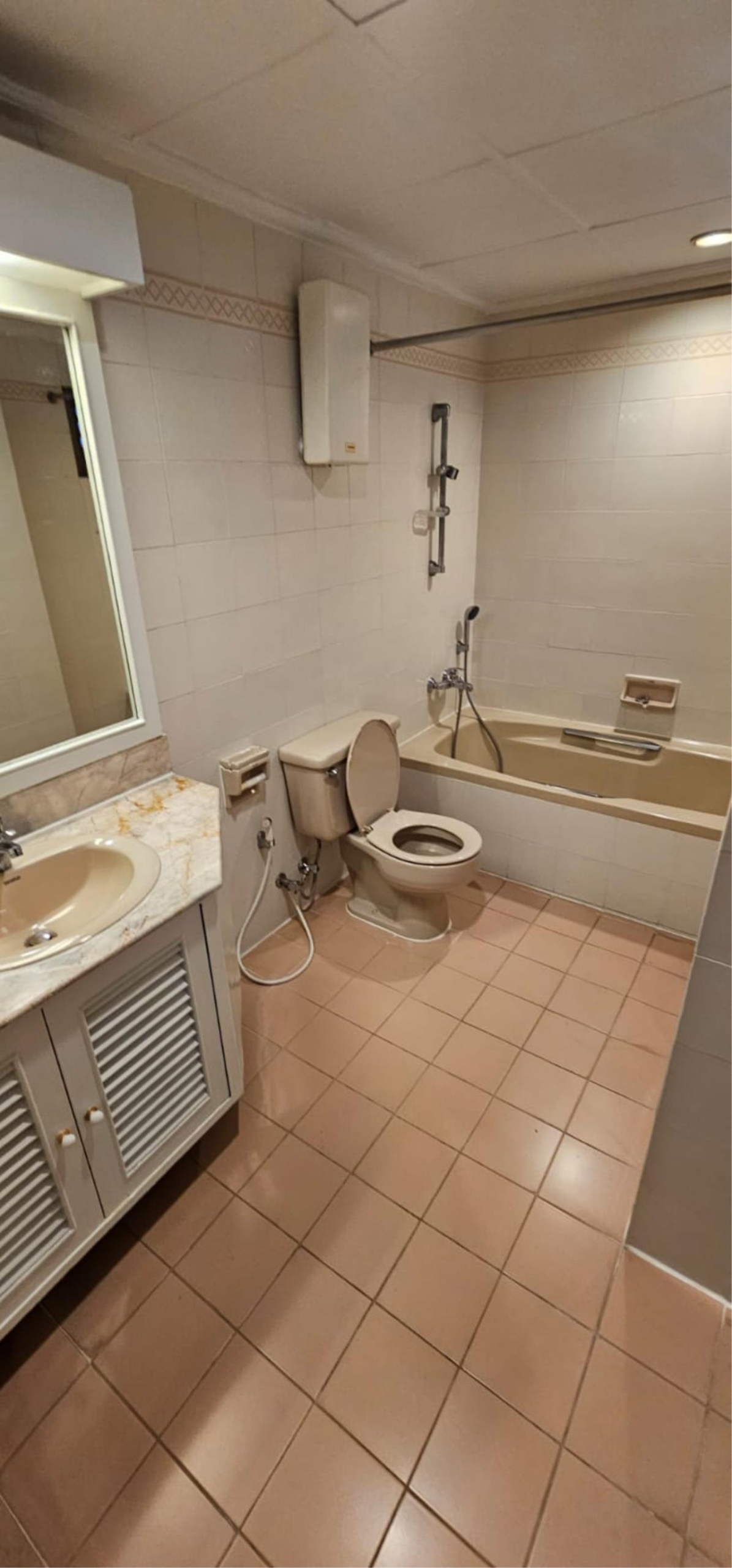 3 bedrooms 3 bathrooms le cullinan Sukhumvit for rent