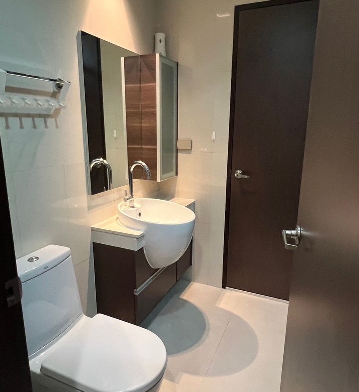 1 bedroom, 1 bathroom 52 sqm at Sky Walk Condominium For Rent 25,000 Baht/Month