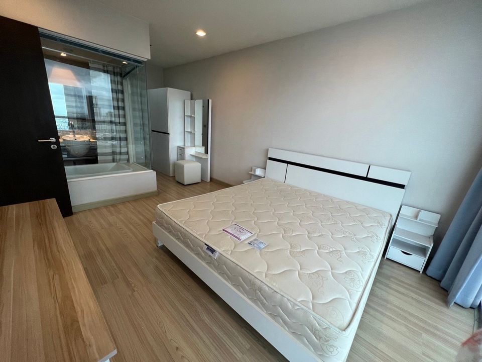 1 bedroom, 1 bathroom 52 sqm at Sky Walk Condominium For Rent 25,000 Baht/Month