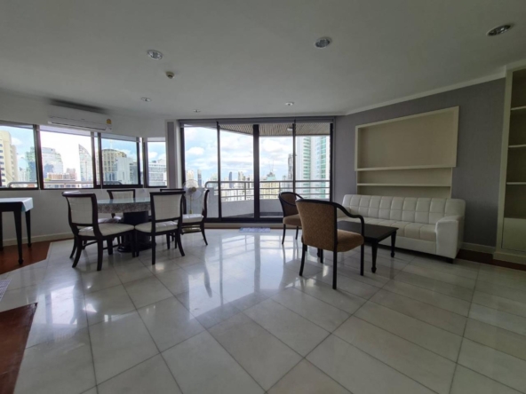 2 Bedrooms, 2 Bathrooms 128sqm size Lake Avenue Condominium For Rent