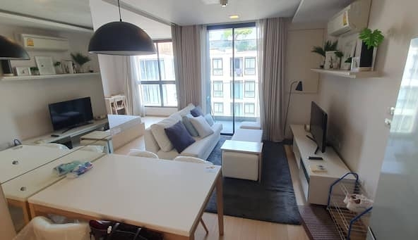 1 Bedroom, 1 Bathroom 38 sqm Liv at 49 For Rent 25,000THB
