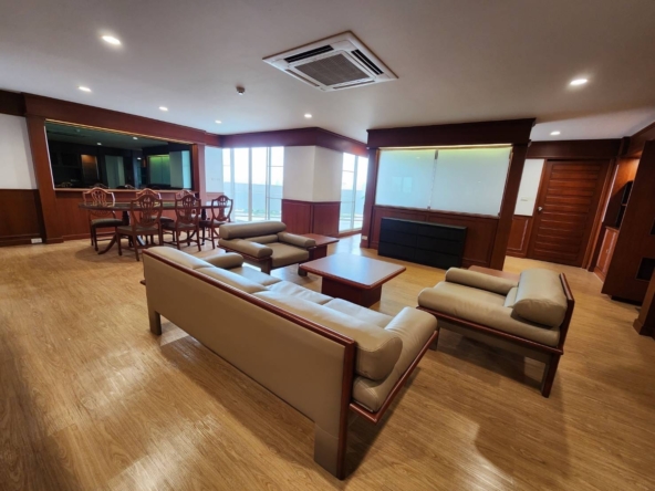 3 Bedrooms, 3 Bedrooms 216 sqm size Tai Ping Towers For Rent