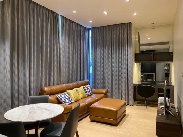 2 Bedrooms, 2 Bedrooms 74 sqm size 28 Chidlom For Rent 85, 000THB