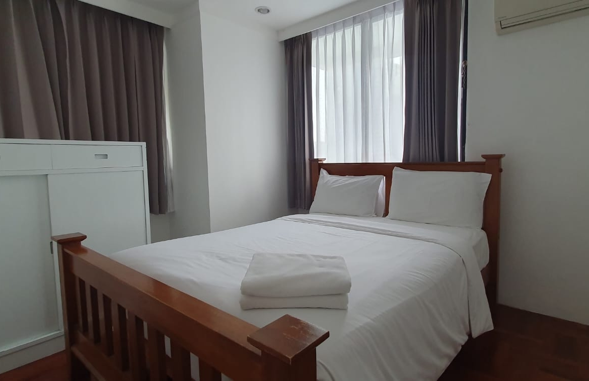 3 bedrooms, 3 bathrooms +1 maid room 273sqm size at Trinity Complex For Rent 55KTHB