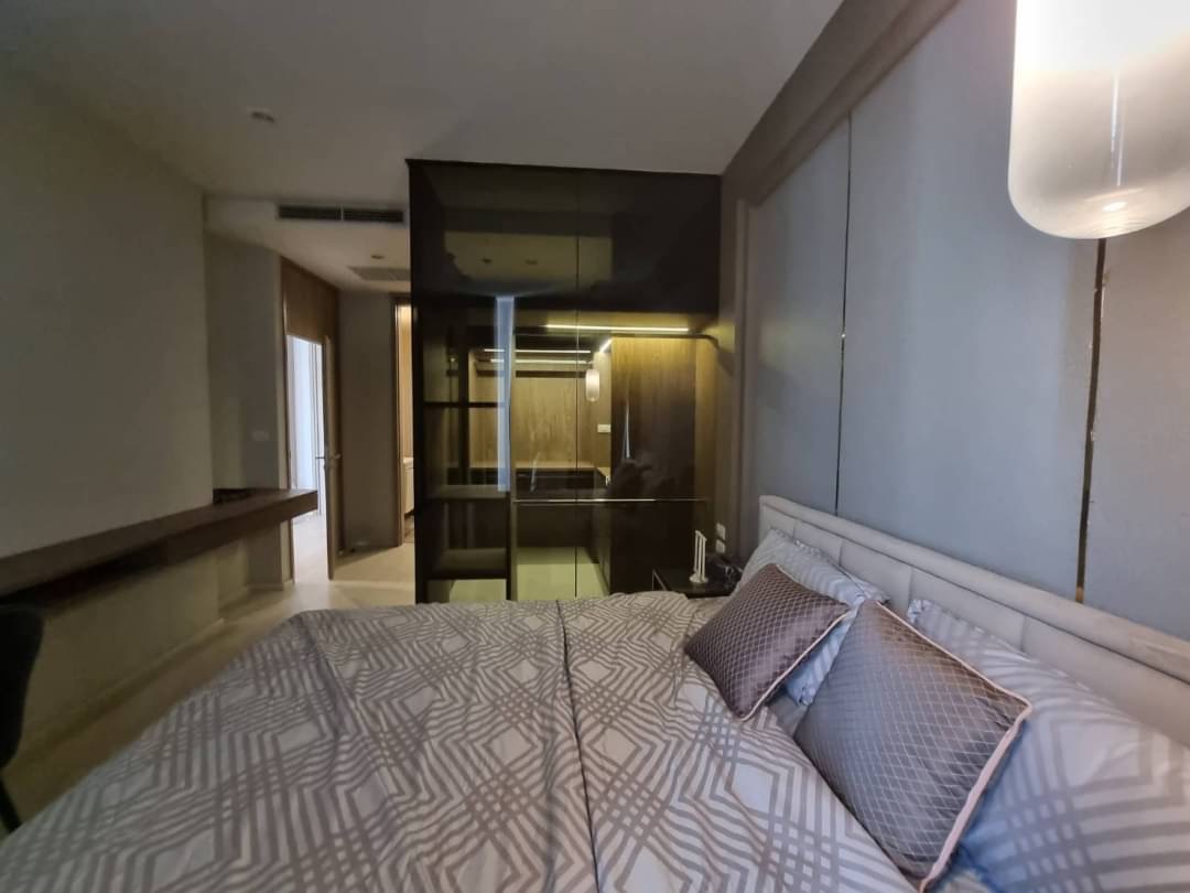 1 Bedroom, 1 Bathroom 50 sqm size at Noble Ploenchit For Rent 50,000THB