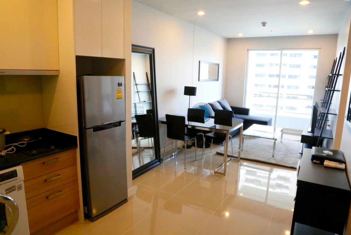 1 bedroom, 1 bathroom Circle Petchaburi 47 sqm size Circle Petchaburi For Rent 20,000THB & For Sale 4.7M