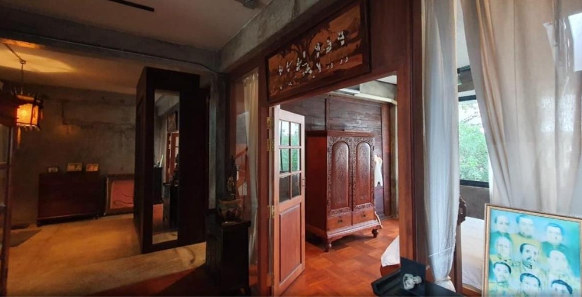 4Bedrooms, 3 Bathrooms 390 sqm size The House Sathorn For Sale 35M Land & House